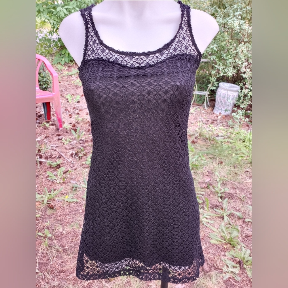 Black sleeveless lace mini